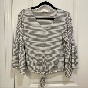 Lavender Field Women's Gray Striped Tie-Front Bell Sleeve Blouse Size Medium